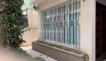 Casa com 4 dorms, Boqueirão, Santos
