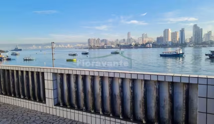 Garagem Náutica , canal de Santos em atividade.