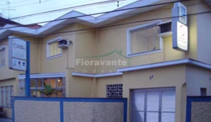 Casa. 3 dormitórios.1 suíte, 1 vaga de garagem.