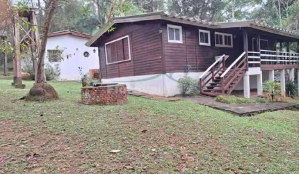 Casa Condomínio fechado 2 quartos, sendo 1 suíte.