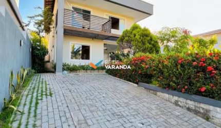 Linda casa recém reformada no melhor de Lauro de Freitas