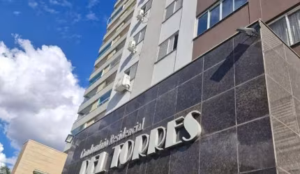 Apartamento com 3 quartos à venda na Rua Monsenhor Kimura, 353, Vila Cleópatra, Maringá por R$ 350.000