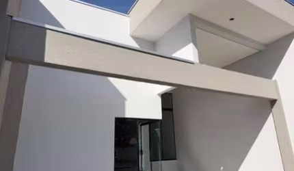 Casa com 3 quartos à venda na Rua Joaquim Mendonça, 1, Jardim Universo, Maringá por R$ 600.000