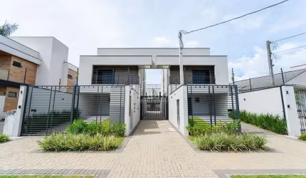 Casa com 3 quartos à venda na Doutor Waldyr Obayashi, 70, Butiatuvinha, Curitiba por R$ 1.170.000