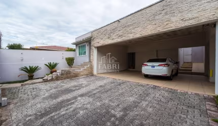 Casa com 4 quartos à venda na Avenida da República, 6629, Guaíra, Curitiba por R$ 1.200.000
