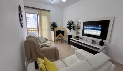 APARTAMENTO COM SACADA E VISTA LIVRE