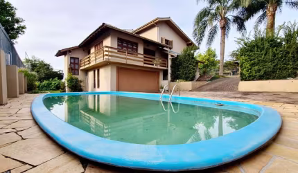 Casa à venda 3 Quartos, 1 Suite, 6 Vagas, 732M², Primavera, Novo Hamburgo - RS