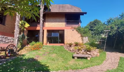 Casa à venda 4 Quartos, 2 Suites, 3 Vagas, 1287M², Primavera, Novo Hamburgo - RS