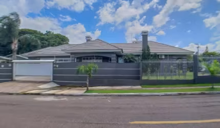 Casa à venda 3 Quartos, 3 Suites, 6 Vagas, 580M², Centro, Campo Bom - RS