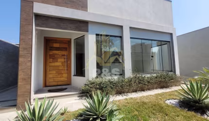 Casa com 3 dormitórios próxima à Praça Brasil Japão e fácil acesso a UNESP.