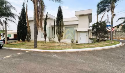 Casa em Condomínio, com Casa de Hóspedes e piscina privativa!