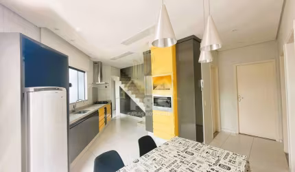 Sobrado com 3 dormitórios, sendo 2 quartos térreo com área gourmet!