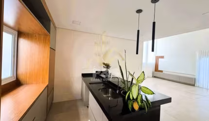 Casa ampla, com 3 dormitórios, piscina aquecida e muitos planejados!