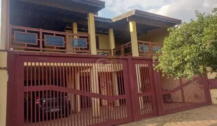 Casa à venda no Parque Fehr, São Carlos: 3 dormitórios, suíte, churrasqueira e mais!