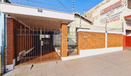 Casa padrão com 3 dormitórios e suíte na Vila Costa do Sol em São Carlos