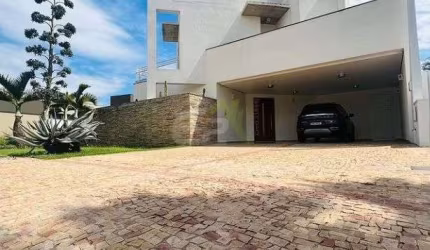 Sobrado de luxo com 5 dormitórios e piscina aquecida em Condomínio Damha I - São Carlos
