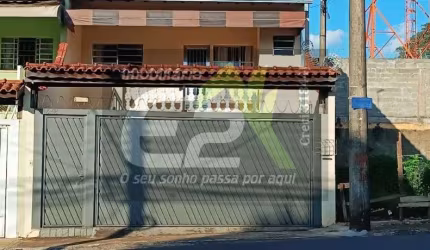 Charmoso Sobrado de 3 dormitórios na Cidade Jardim, São Carlos