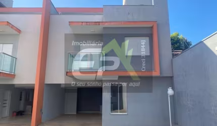 Sobrado Condomínio à venda no Portal do Mediterrâneo, São Carlos: 3 dormitórios e churrasqueira!
