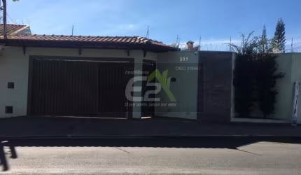Casa à venda no Jardim Nova Santa Paula, São Carlos - 3 dormitórios, suíte, piscina e 5 garagens!