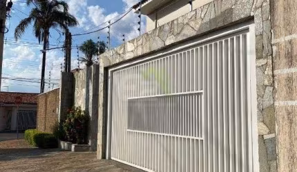 Linda casa de alto padrão à venda na Vila Brasília, São Carlos