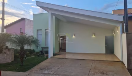 Casa de 3 dormitórios com piscina em condomínio no Parque Fehr, São Carlos
