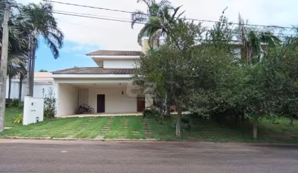 Casa de luxo com piscina e sauna no Condomínio Residencial Damha I em São Carlos