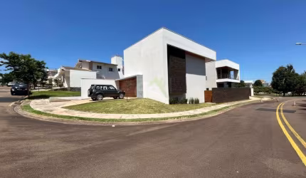 Linda Casa de Alto Padrão no Condomínio Residencial Quebec em São Carlos