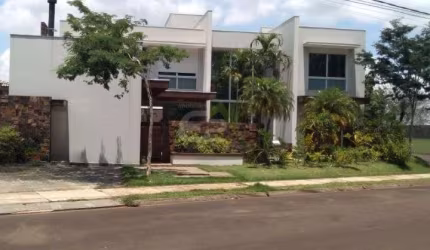 Sobrado de luxo com piscina aquecida no Condomínio Residencial Damha I em São Carlos