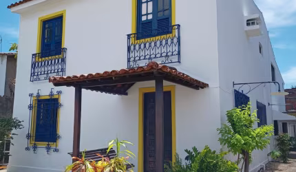 Excelente Oportunidade! Linda Casa de 2 Andares em Localização Privilegiada