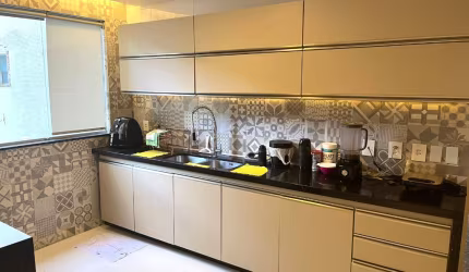 Descubra Seu Novo Lar em Setúbal: Apartamento Frente para o Mar!