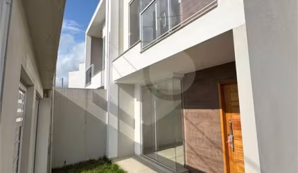 Casa térrea com 2 quartos à venda em Jardim Amália - RJ