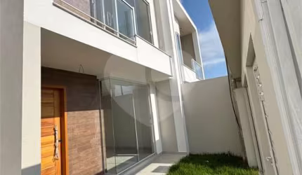 Casa térrea com 3 quartos à venda em Jardim Amália - RJ