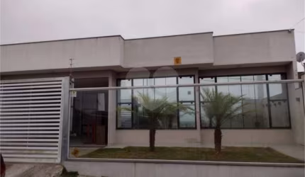 Casa com 3 quartos à venda em Centro - RJ