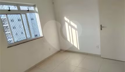 Apartamento com 2 quartos à venda em Água Limpa - RJ