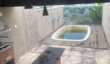 Sobrado com 2 quartos à venda em Jardim Amália - RJ