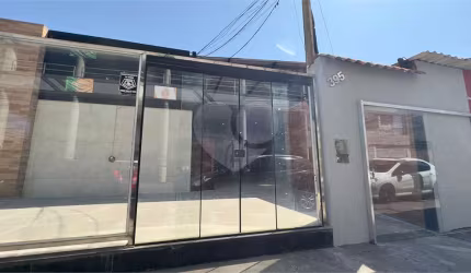 Salão Comercial para locação em Aterrado - RJ