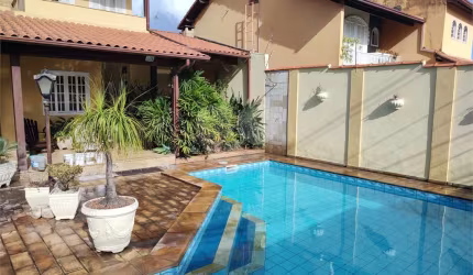 Casa com 4 quartos à venda em Jardim Amália - RJ
