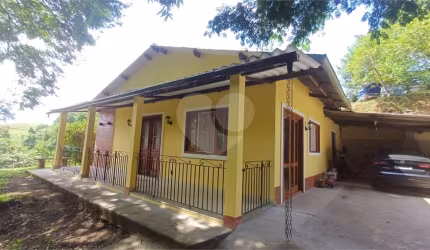 Casa com 3 quartos à venda em Centro - RJ