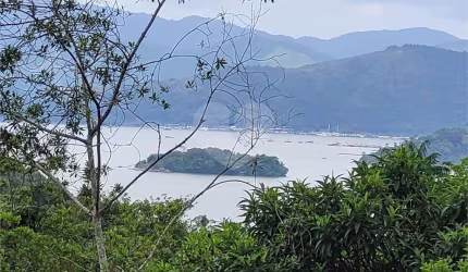 Terreno à venda em Corumbê - RJ