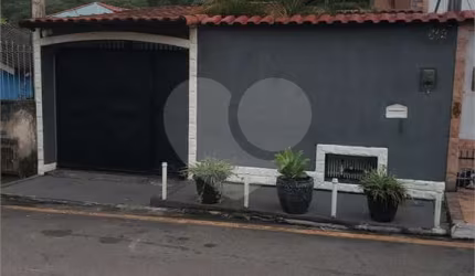 Casa com 3 quartos à venda em Duzentos E Quarenta E Nove - RJ