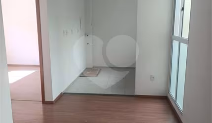 Apartamento com 2 quartos para locação em São Luís - RJ