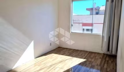 Apartamento de 2 dormitórios em andar e bem iluminado entre os bairros Tristeza e Camaquã,