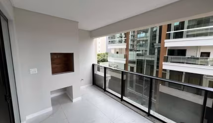 Apartamento em Meia Praia