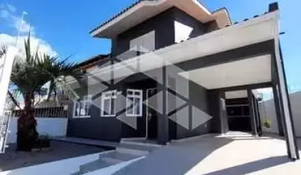 CASA DE 03 DORMITÓRIOS NO BAIRRO CENTRO - PALHOÇA/SC