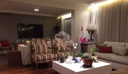 Apartamento á venda em Moema Pássaros  170m², 3 dormitórios (sendo 1 suíte) e 3 vagas