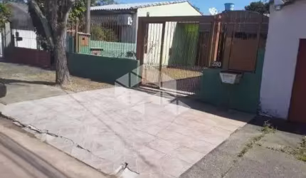 Casa à venda com 2 dormitórios, 1 vaga de garagem no bairro Alegria