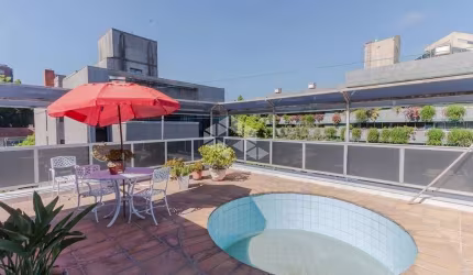 Cobertura no Higienópolis, 3 dormitórios, 221m2, com piscina!