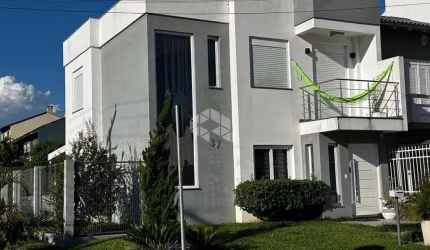 Casa Zona Sul 2 Dormitorios, 1 suite e 2 vagas