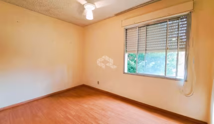 Apartamento 2 quartos no Bairro Vila Nova ensolarado e reformado em Porto Alegre