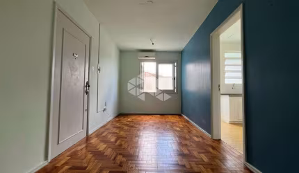 Apartamento a venda de 2 dormitórios no bairro Azenha